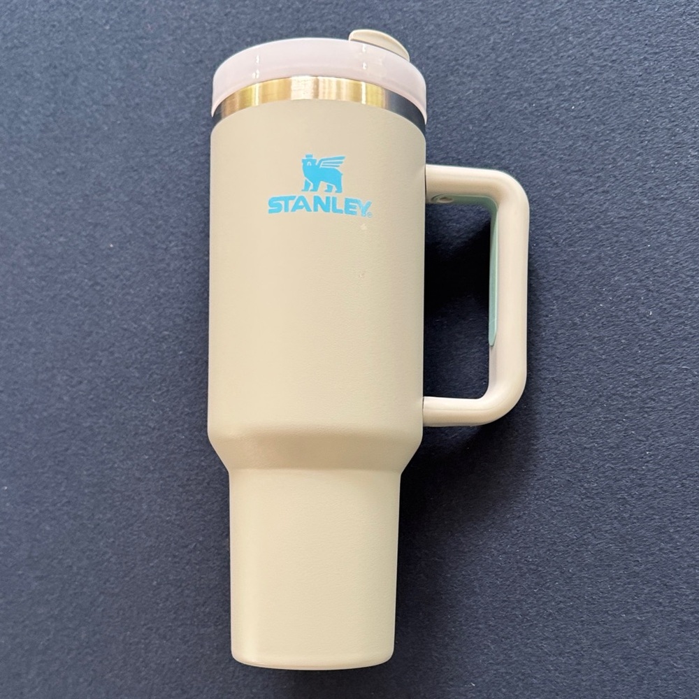 Stanley Cream Travel Mug with Handle (color is almost light mint green)